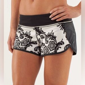 Run Speed Short Size 6 Laceoflage Polar Cream/Black NWT